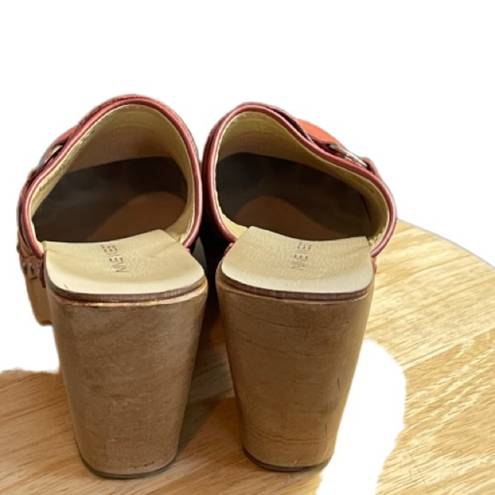 Nine West  Spunkr Rust Colored Leather Clogs Size 7.5 fits 8 to 8.5