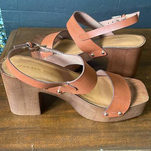 Madden Girl  tan wedge sandles sz 8