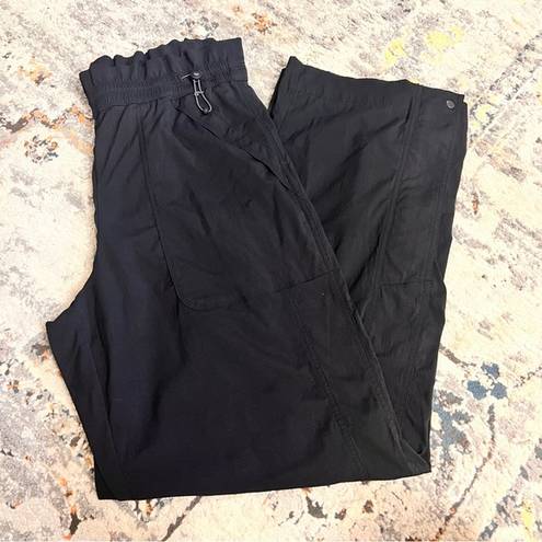 Athleta  Black Straight Leg Pants Drawstring‎ Size 6