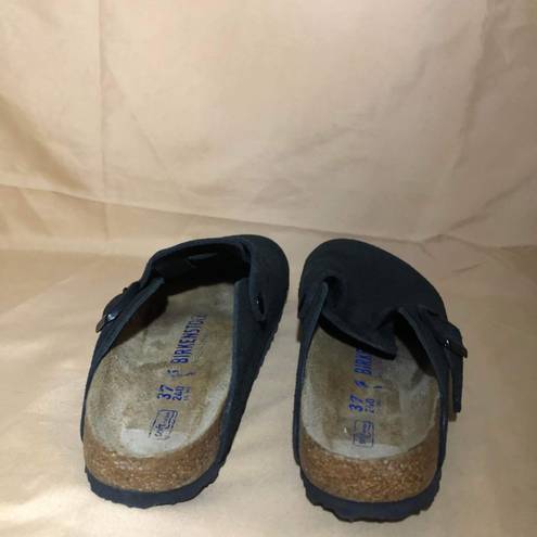 Birkenstock  Boston Soft Suede Clogs in Black