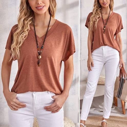 The Comfy Emery Rose Women’s Size Medium V-neck Batwing Short Sleeves Tee