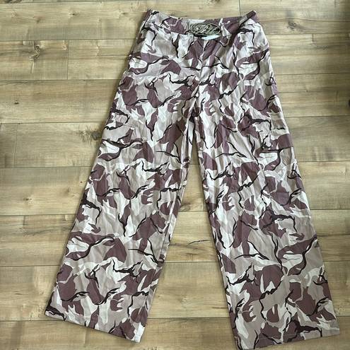 Pretty Little Thing NWT  Grey Camo Metal Trim Cargo Pants Sz 10