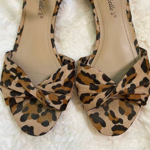 Breckelle’s  Womens Size 5.5 Leopard Print Twist Ankle Strap Sandal Wedge Flats