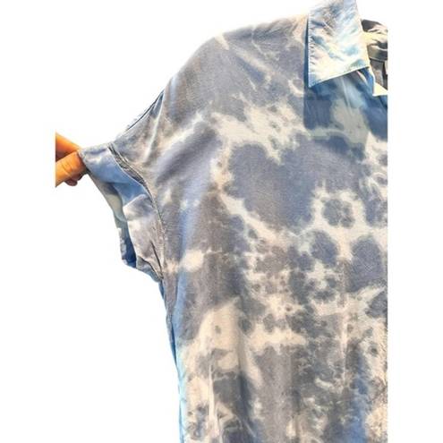 Beach Lunch Lounge Short Sleeve Button Front Blue Tie-Dye‎ Shirt