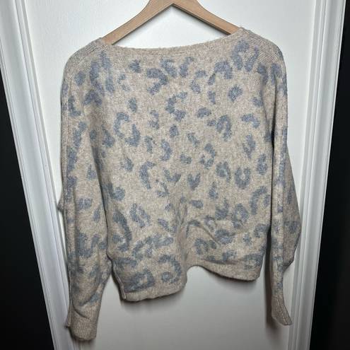 Wishlist  Womens Tan Gray Leopard Print Sweater Size S/M