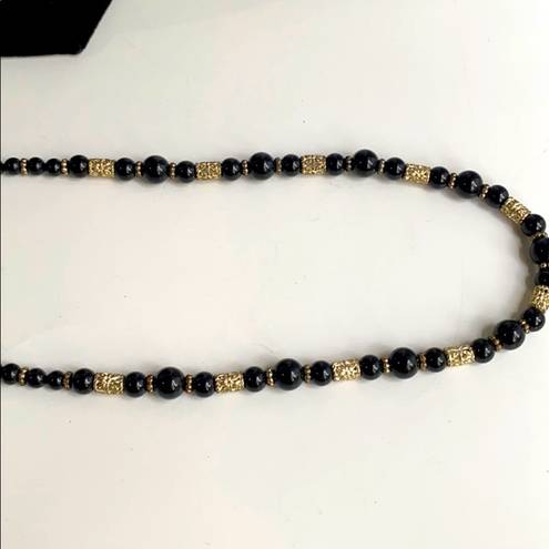 Onyx Vintage | Black  beaded necklace with matching earrings - like new!