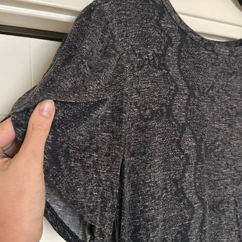 LuLaRoe  Flutter Sleeve Top