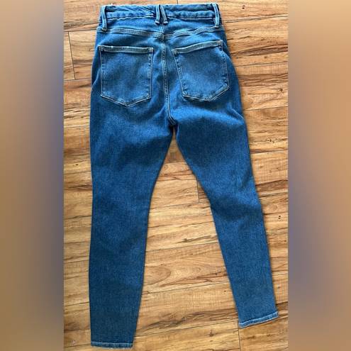 Good American  “Good Curve” straight leg jeans