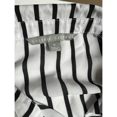 Valerie Stevens Women’s Top Black White Striped M Cold Shoulder Shirt Valarie Stevens 310601‎