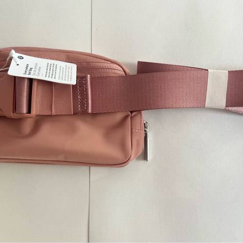 Lululemon Everywhere Belt Bag