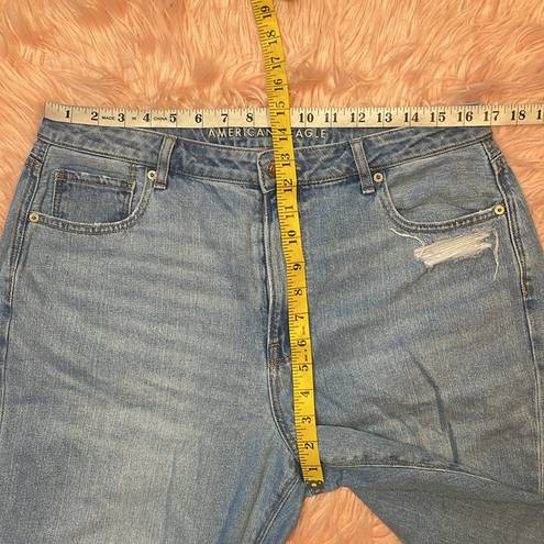 American Eagle  Light Wash Distressed Mom Jean Size 16 Long