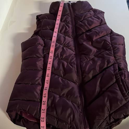 SO Puffer vest xs front pockets plum color winter sports athleisure