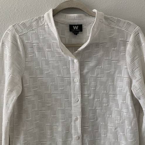 W By Worth  Womens Size Medium White Textured Stretch Button Up Blouse
