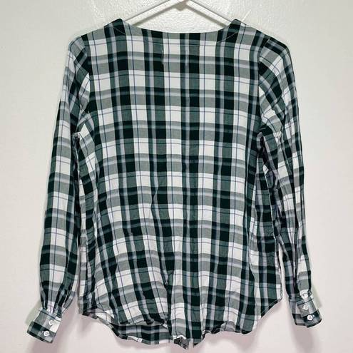 Krass&co G.H. Bass & . Green Plaid Button Down Scoop Neck Long Sleeved Top