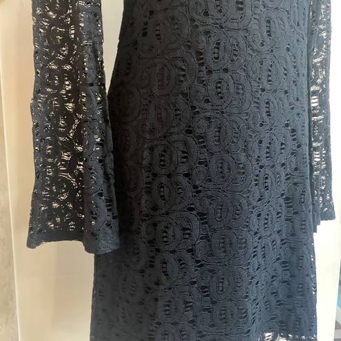 Laundry by Shelli Segal  Black Lace Cocktail Size 6 Sheath Bell Sleeves Classic