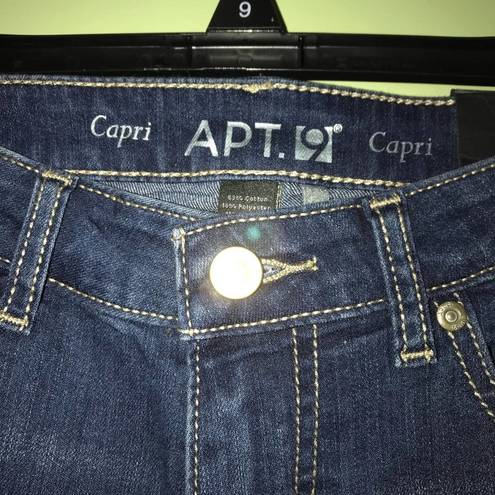 Apt. 9  DARK WASH MID RISE JEAN CAPRIS SIZE 4P