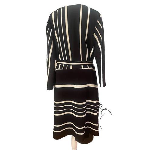 Tiana B  New sz 2X Black/white Dress. CDRS058