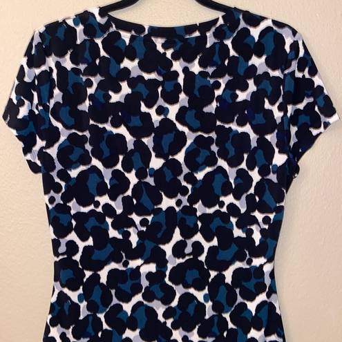 DKNY  Size M Leopard Print Short Sleeve Top Twist Front Waist Black Teal NEW!