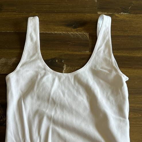 Aritzia  Wilfred Dree White Tank Bodysuit Stretchy Scoop Neck Thong XXS