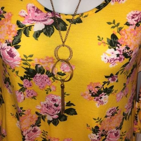 Brooks Bobbie  Sz S Yellow Floral Hanky Hem Top with Necklace NEW NWT