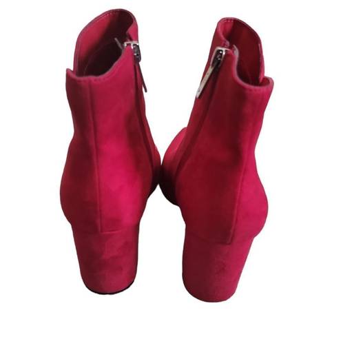 Unisa  Red Ankle Boots Sz 7M