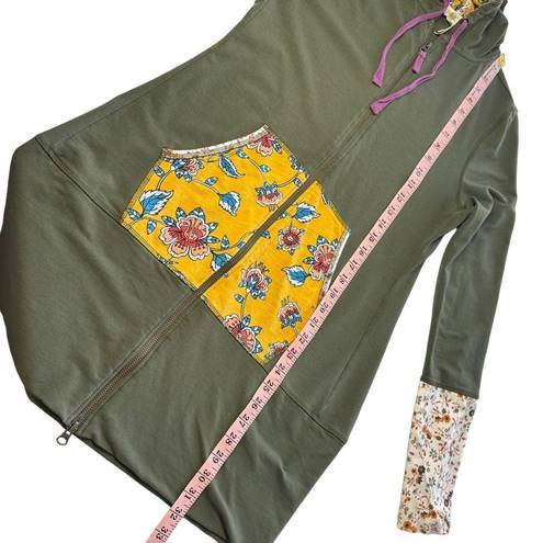 Matilda Jane  Patches of Light Green Zip Up Hoodie Tunic Length Floral Medium M