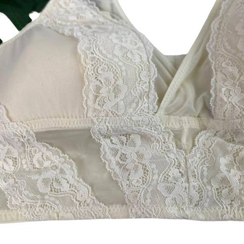 Vince Camuto  Winnie Longline Lace Bralette in Ivory