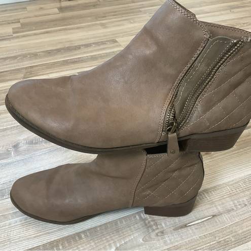 Sociology  Booties Women’s 10 Brown Zip Up Healed