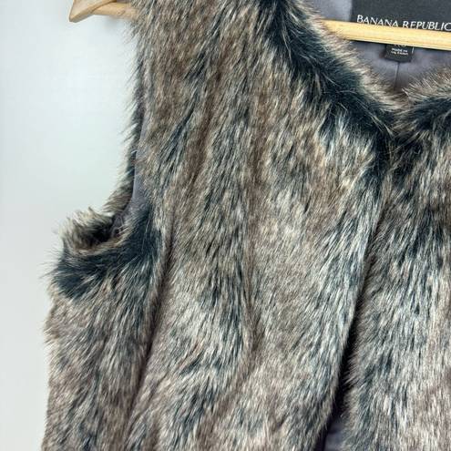 Banana Republic  Grey Faux Fur Vest in Smoky Grey Size X-Small