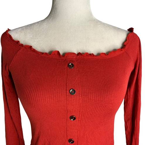 Guess  Off the Shoulder Stretch Crop Top M Red Lettuce Hem Long Sleeves Buttons