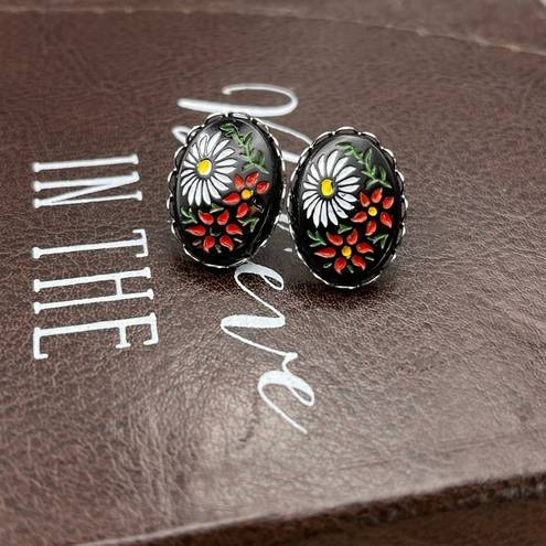 Daisy Vintage 1970s Black White  Red Floral Cabochon Stainless Steel Earrings