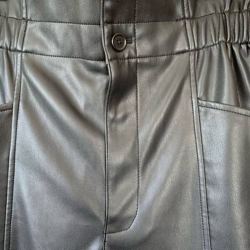 Madewell  Vegan Leather Pull-On Paperbag Pants Black Size 6