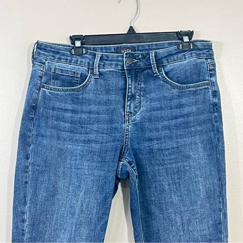 NYDJ  Margot Girlfriend Cool Embrace LiftXTuck Medium Wash Jean Size 10P JJ0647