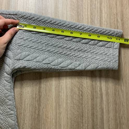 Tuckernuck  TNUCK Sport Gray Cable Ally Swing Pullover Sweatshirt Medium/Large