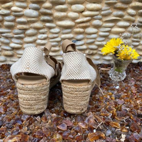 Hot Kiss  SPARKLY GOLD WEDGE HEEL ESPADRILLES Sz 7 with wrap around tie straps.