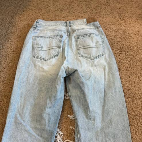 American Eagle Light Wash Denim Mom Jeans