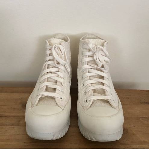 Converse  Chuck Taylor ALL STAR Lugged 2.0 High Top US Women’s size 9 Off White