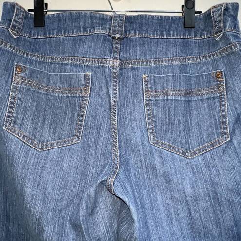 Faded Glory  Womens Cropped Jeans Size 14 Medium Wash Stretch