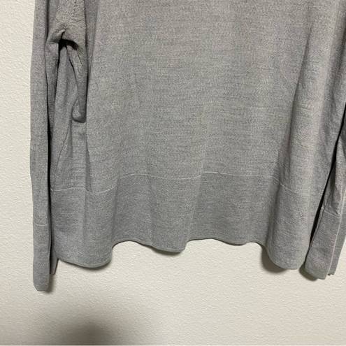 Everlane  Lightweight Gray Wool Turtleneck Sweater