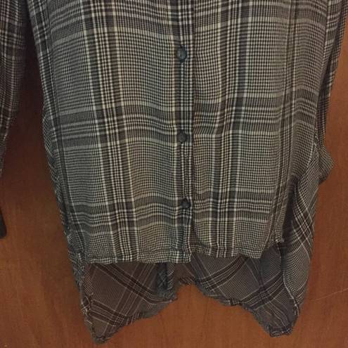 Max Studio Black & White Plaid  Button Down Shirt Size Large