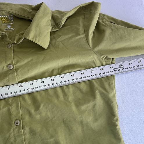 Mountain Hardwear Mountian hardware size 10 womens button up 124