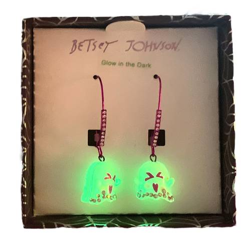 Betsey Johnson  Ghost Glow in the Dark Dangle Earrings White Pink