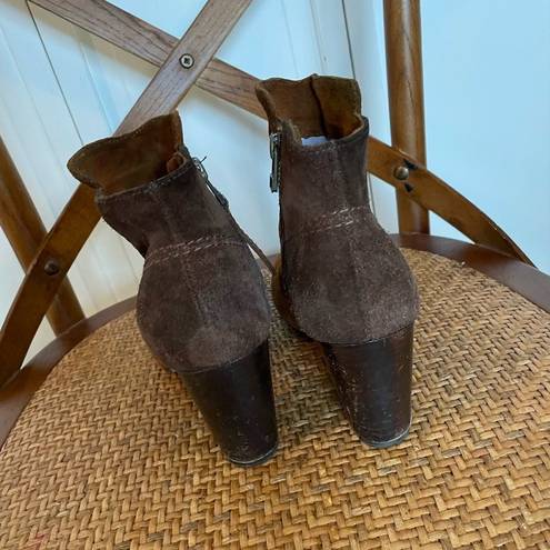 Johnston & Murphy  Alex suede colorblock booties size 6.5