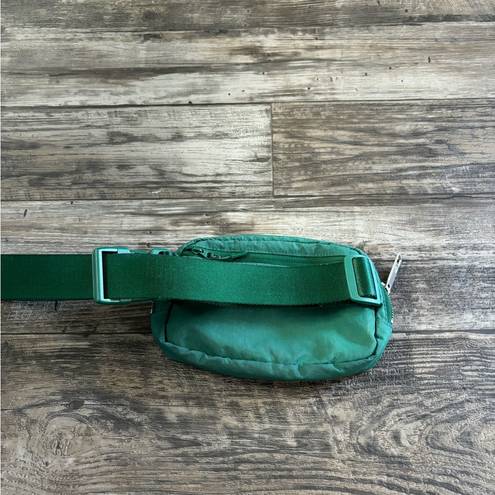 Lululemon  everywhere belt bag