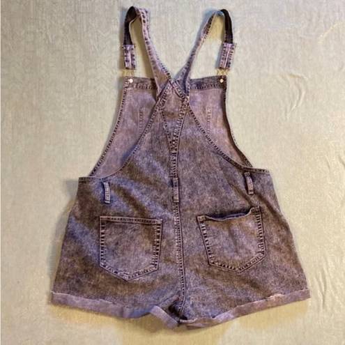 No Bo  Relaxed Fit Jean short overalls. Five pockets. Loops for belt. Size XL.