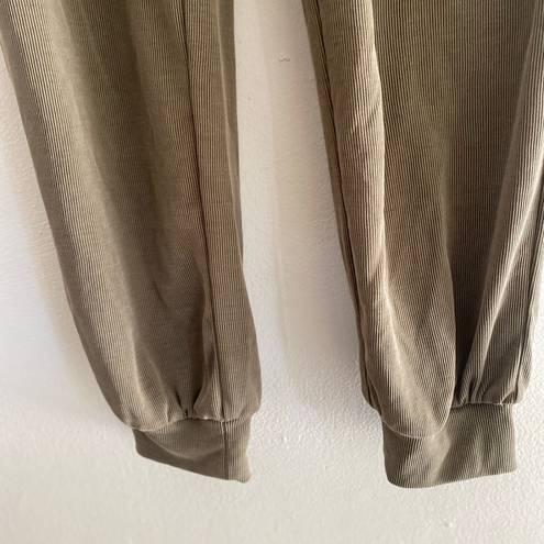 Doe & Rae green drawstring joggers with pockets