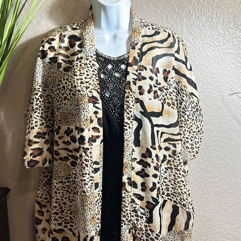 #252 boutique, one size animal printed kimono