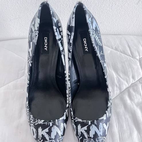 DKNY  Women's Gwen Graffiti Black and White High Heels size 11M