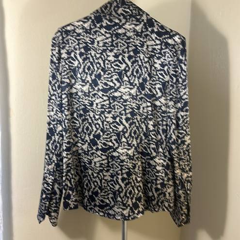 St. John  Top Silk Button Up Long Sleeves Blue and White Size 2 *small stain