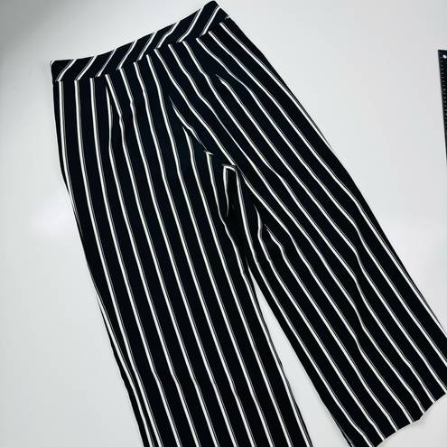 H&M  Black Ankle-length Pants Size 12